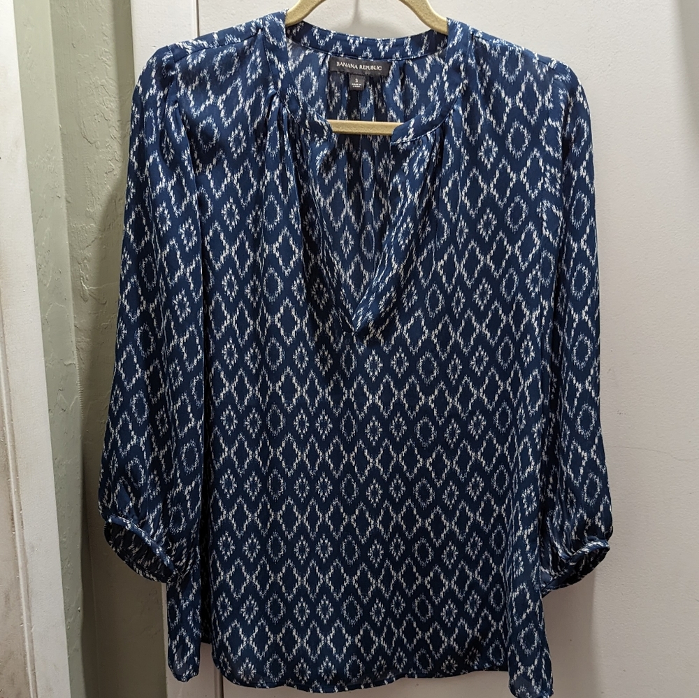 Banana Republic Size Small Blue shirt 3/4 Length sleeves.